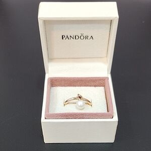 Pandora Rose Contemporary Pearl Ring
